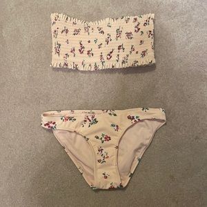 NEVER BEEN WORN pink floral bikini set